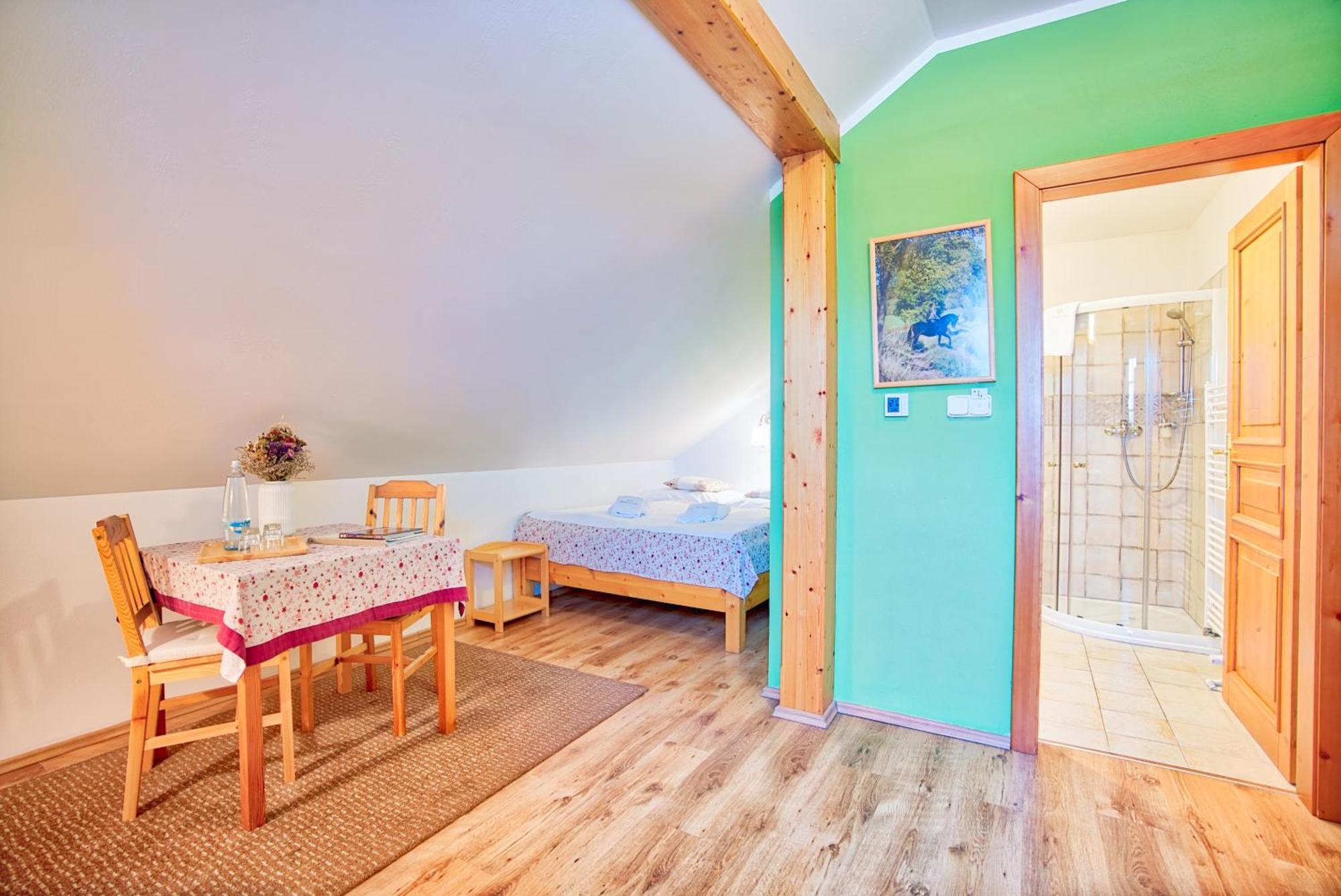 Penzion Pivnice - Jitravsky Dvorec Rynoltice Exterior foto